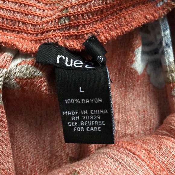 blouse - Picture 4 of 4